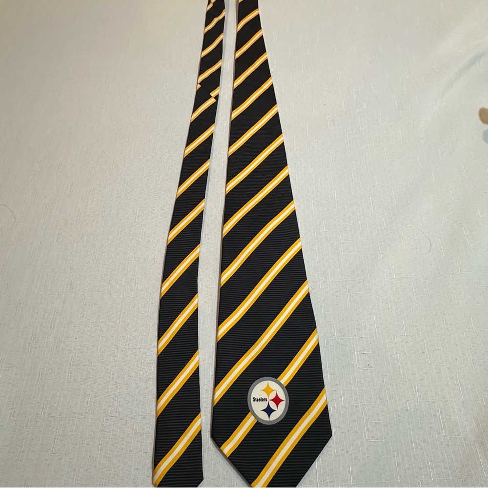 Pittsburgh Steelers NFL 100% Silk Striped Tie Black Gold